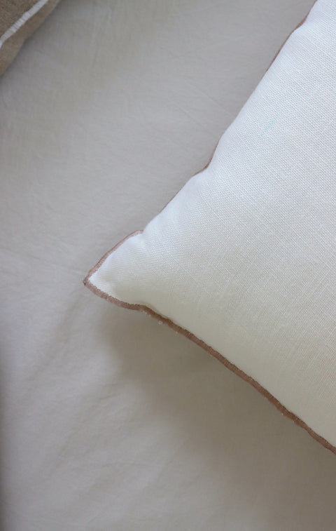 O cactuu White linen cushion cover with contrast edge